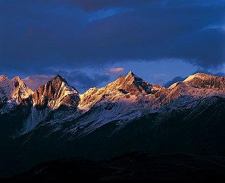 视觉小说《Geminism》Steam页面上线 支持简繁体中文